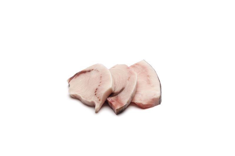 Refrigerated defrosted swordfish steaks in protective atmosphere